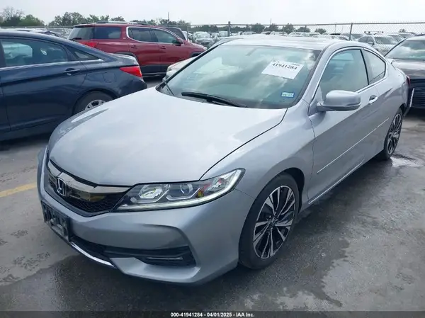 1HGCT1B83HA000207 2017 HONDA ACCORD - Image 2