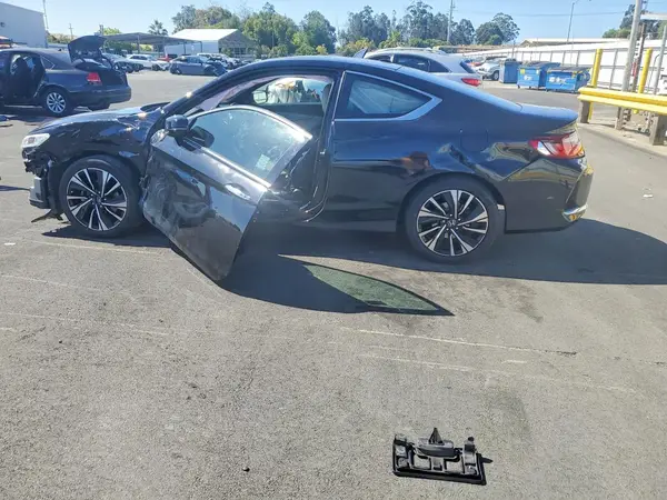 1HGCT1B89HA009932 2017 HONDA ACCORD - Image 2