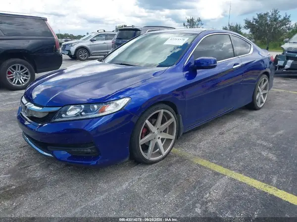 1HGCT1B8XHA009759 2017 HONDA ACCORD - Image 2