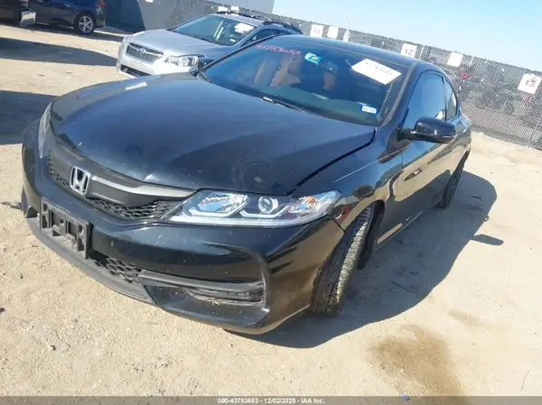 1HGCT2A82HA006443 2017 HONDA ACCORD - Image 2