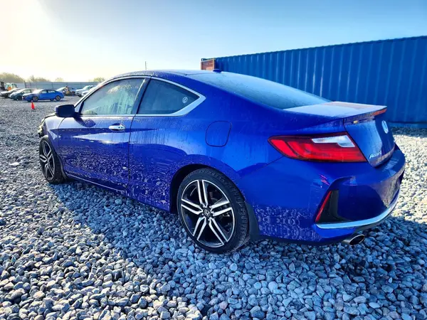 1HGCT2B02HA005477 2017 HONDA ACCORD - Image 2