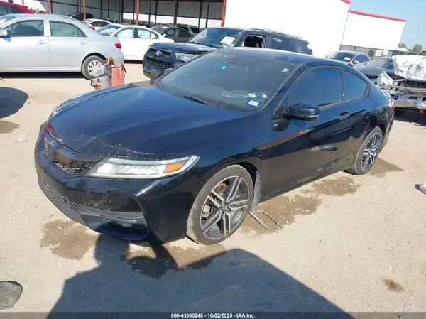 1HGCT2B05HA002668 2017 HONDA ACCORD - Image 2