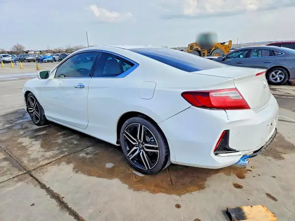 1HGCT2B08HA000915 2017 HONDA ACCORD - Image 2