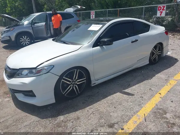 1HGCT2B82HA003329 2017 HONDA ACCORD - Image 2