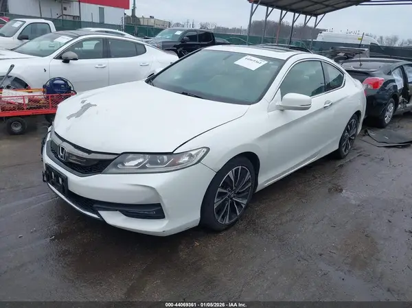 1HGCT2B83HA005560 2017 HONDA ACCORD - Image 2