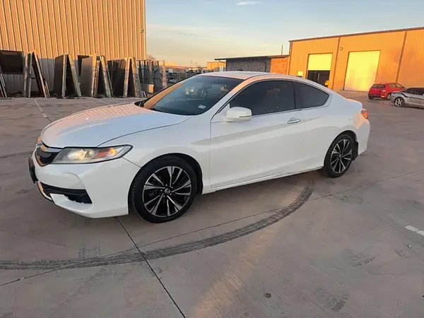 1HGCT2B88HA001276 2017 HONDA ACCORD - Image 2