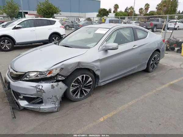 1HGCT2B8XHA002834 2017 HONDA ACCORD - Image 2
