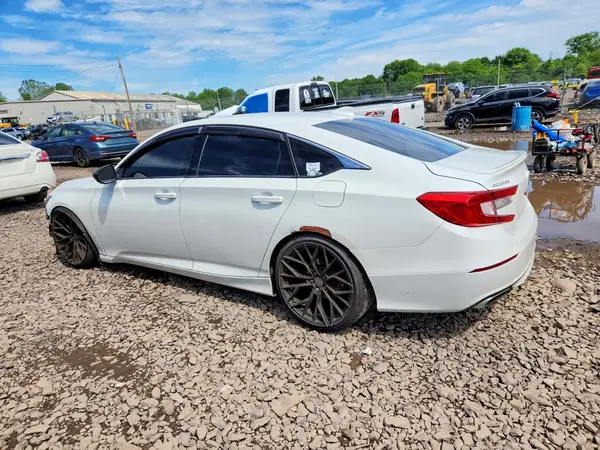 1HGCV1E34JA074252 2018 HONDA ACCORD - Image 2