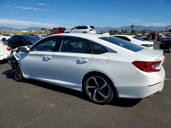 1HGCV1E38KA136964 2019 HONDA ACCORD - Image 2