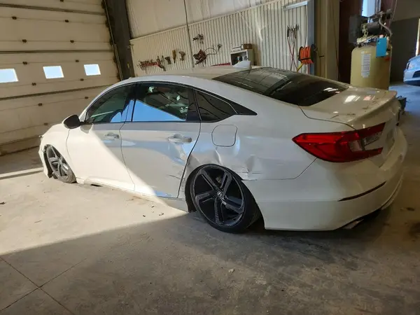 1HGCV1E3XJA221206 2018 HONDA ACCORD - Image 2