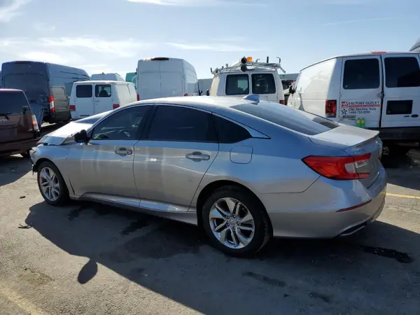 1HGCV1F10JA064847 2018 HONDA ACCORD - Image 2