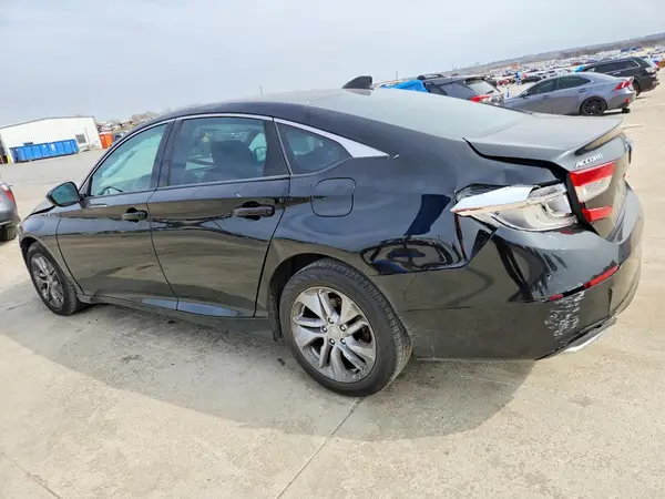 1HGCV1F10JA066744 2018 HONDA ACCORD - Image 2