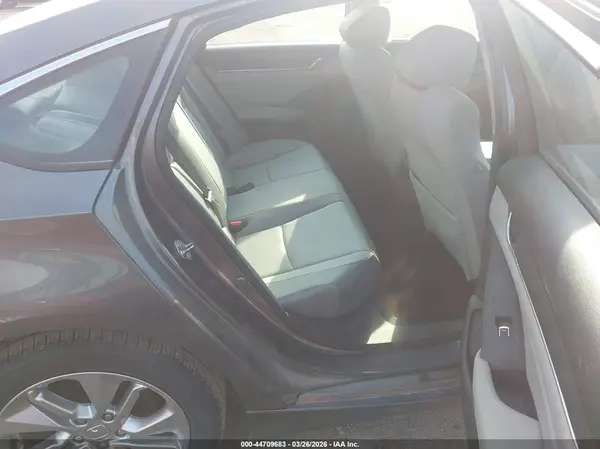 1HGCV1F10JA141152 2018 HONDA ACCORD - Image 8