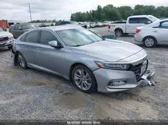 1HGCV1F10JA194837 2018 HONDA ACCORD