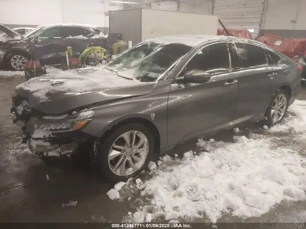 1HGCV1F11JA138163 2018 HONDA ACCORD - Image 2