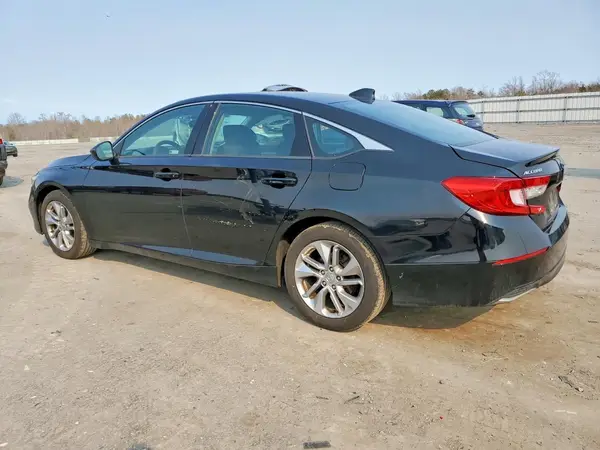 1HGCV1F11JA188917 2018 HONDA ACCORD - Image 2