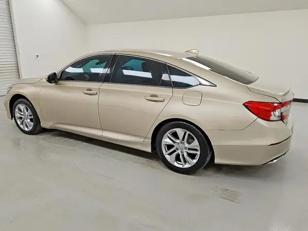 1HGCV1F11JA257704 2018 HONDA ACCORD - Image 2