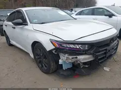 1HGCV1F11JA260330 2018 HONDA ACCORD