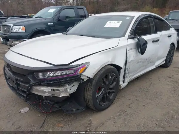 1HGCV1F11JA260330 2018 HONDA ACCORD - Image 2