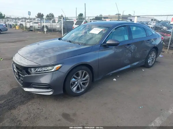1HGCV1F12JA013334 2018 HONDA ACCORD - Image 2