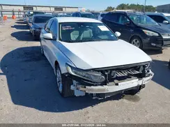 1HGCV1F12JA068351 2018 HONDA ACCORD