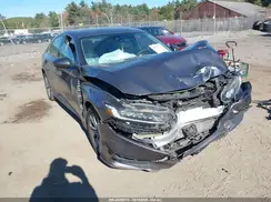 1HGCV1F12JA082475 2018 HONDA ACCORD