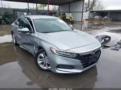 1HGCV1F12JA235064 2018 HONDA ACCORD