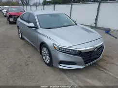 1HGCV1F12JA811395 2018 HONDA ACCORD