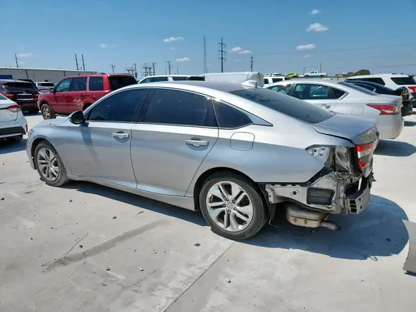 1HGCV1F12KA028305 2019 HONDA ACCORD - Image 2