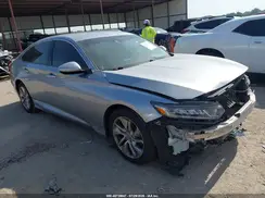 1HGCV1F12KA101348 2019 HONDA ACCORD