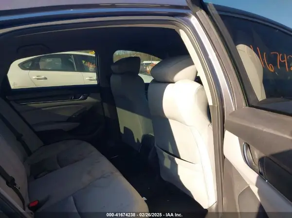 1HGCV1F13JA041823 2018 HONDA ACCORD - Image 8