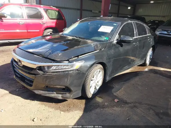 1HGCV1F13JA055026 2018 HONDA ACCORD - Image 2