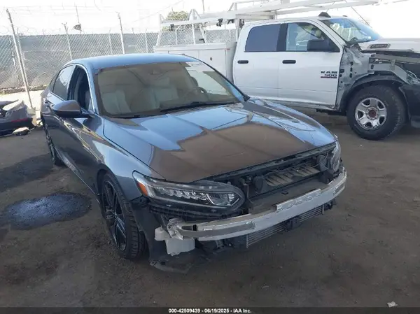 1HGCV1F13JA071467 2018 HONDA ACCORD - Image 1