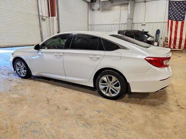 1HGCV1F13JA088138 2018 HONDA ACCORD - Image 2