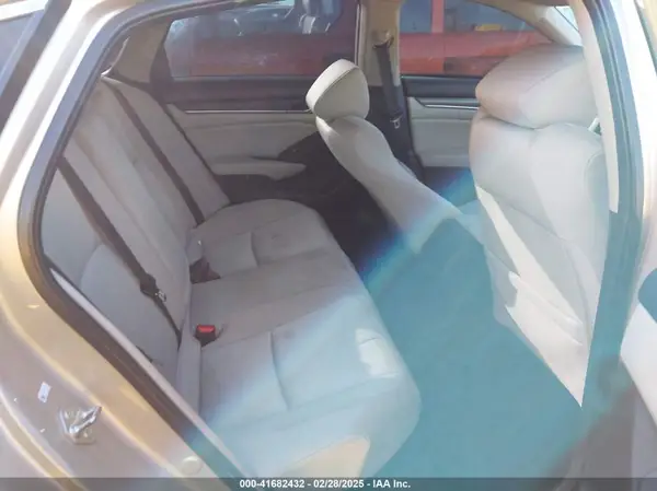 1HGCV1F13JA104712 2018 HONDA ACCORD - Image 8