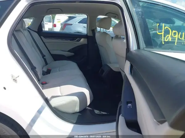 1HGCV1F13JA110882 2018 HONDA ACCORD - Image 8