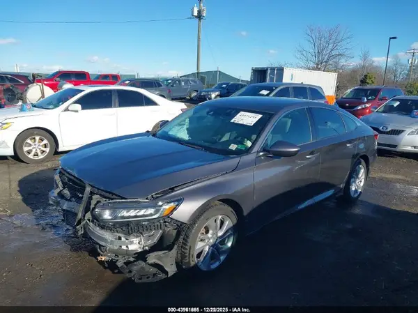 1HGCV1F13JA157359 2018 HONDA ACCORD - Image 2