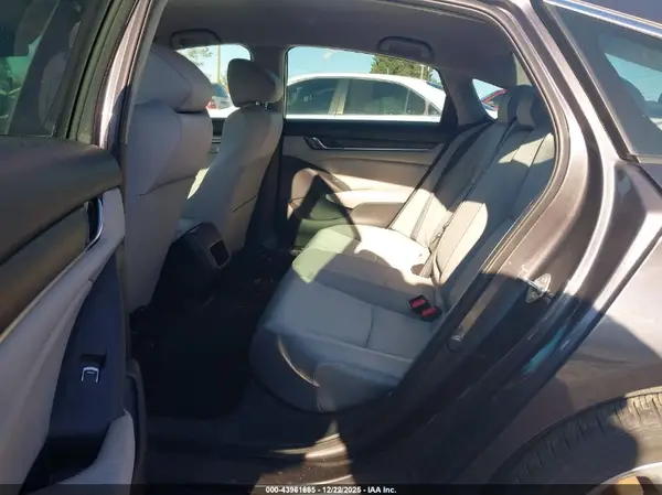 1HGCV1F13JA157359 2018 HONDA ACCORD - Image 8