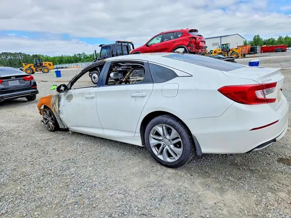 1HGCV1F13JA180821 2018 HONDA ACCORD - Image 2