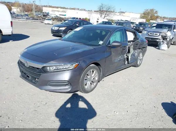 1HGCV1F13JA230438 2018 HONDA ACCORD - Image 2