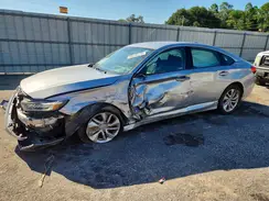 1HGCV1F13JA245683 2018 HONDA ACCORD