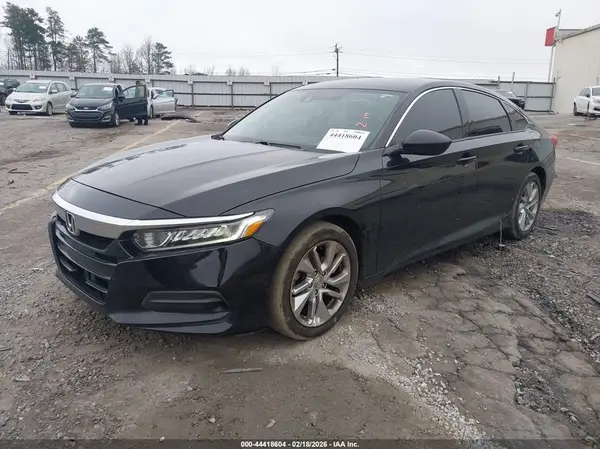 1HGCV1F13JA257882 2018 HONDA ACCORD - Image 2