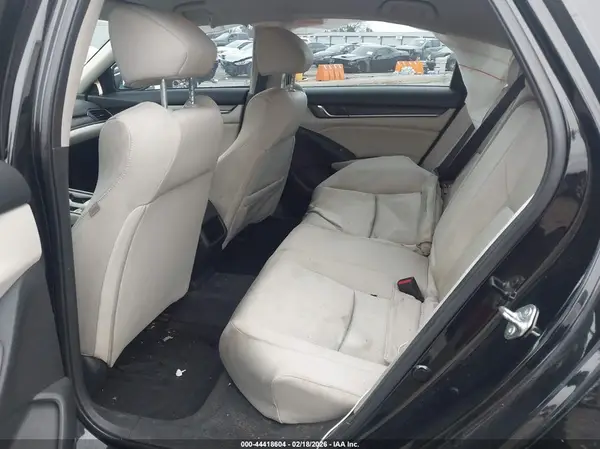 1HGCV1F13JA257882 2018 HONDA ACCORD - Image 8