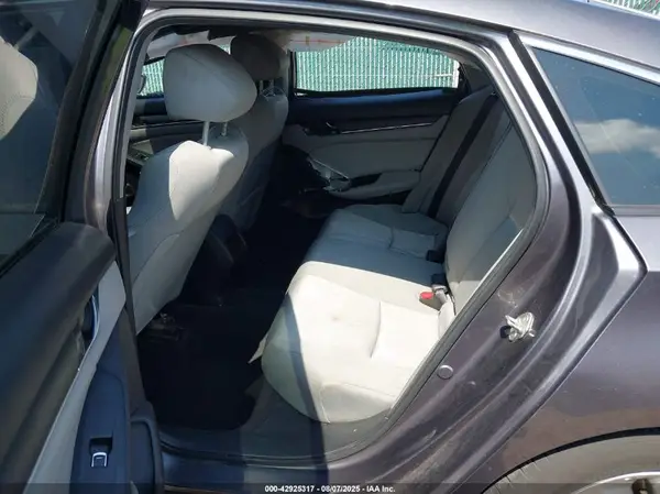 1HGCV1F13JA258322 2018 HONDA ACCORD - Image 8