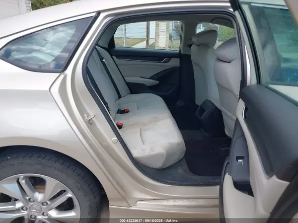 1HGCV1F13KA043718 2019 HONDA ACCORD - Image 8