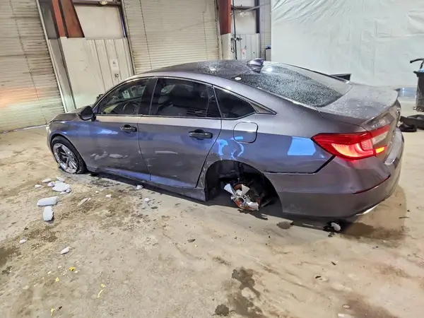 1HGCV1F14JA252352 2018 HONDA ACCORD - Image 2