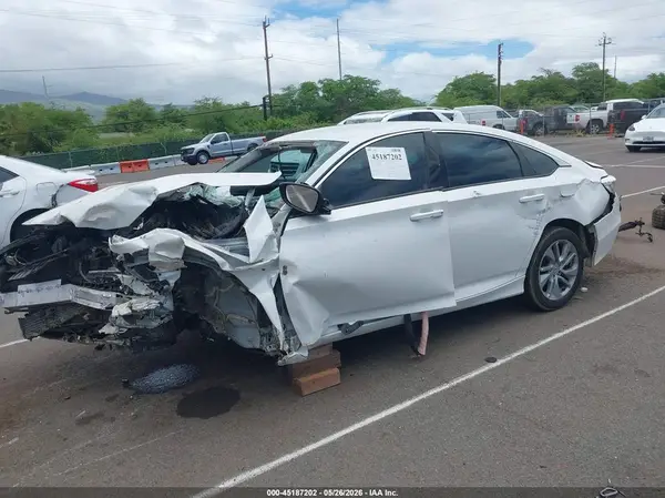 1HGCV1F15J8064004 2018 HONDA ACCORD - Image 2