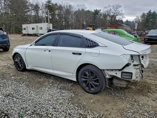 1HGCV1F15JA017233 2018 HONDA ACCORD - Image 2