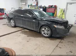 1HGCV1F15JA164247 2018 HONDA ACCORD