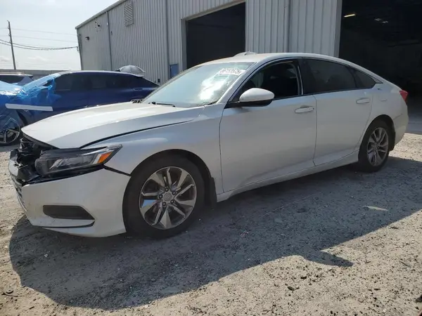 1HGCV1F16JA067588 2018 HONDA ACCORD - Image 1